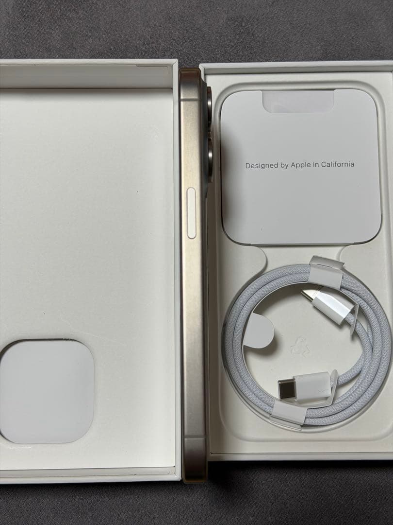 【rakiさま専用】iPhone 15 Pro 256GB ナチュラルチタニウム