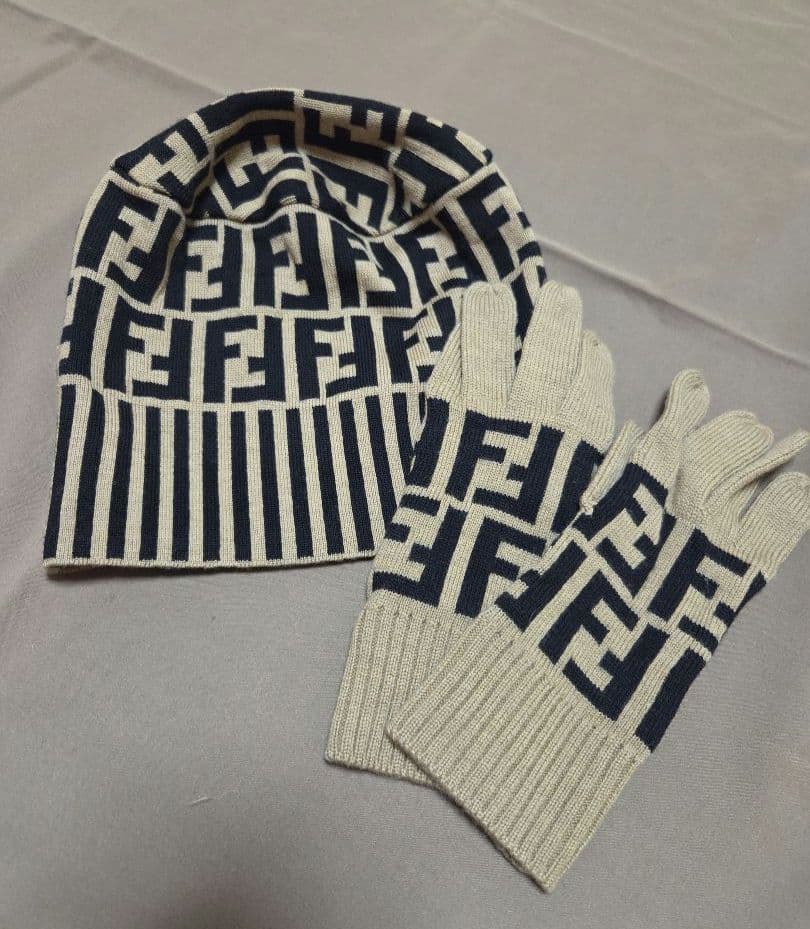 FENDI 2点セット ニット帽 手袋 ブラウン