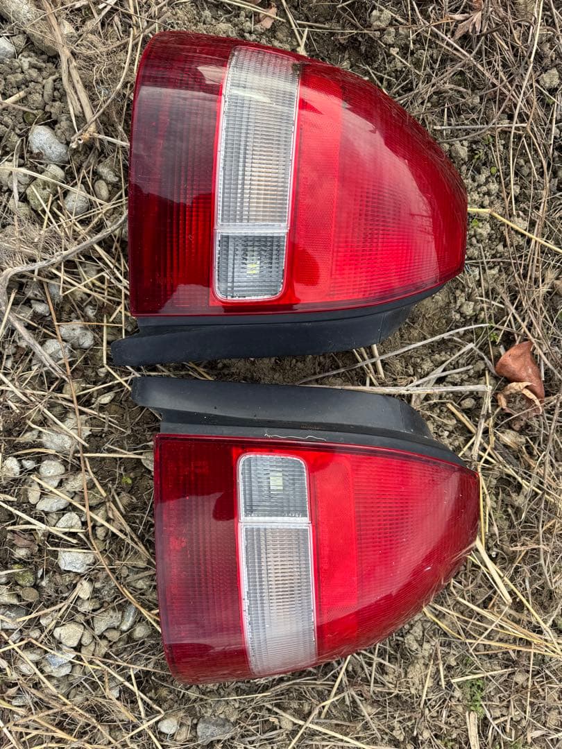 EK シビック　SIR後期　赤 テールランプ 2個セット中古
