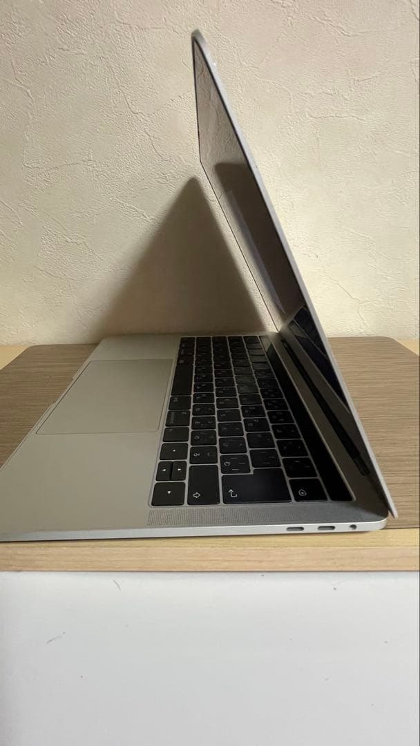 MacBook本体 MacBook Pro A1706 EMC 3163