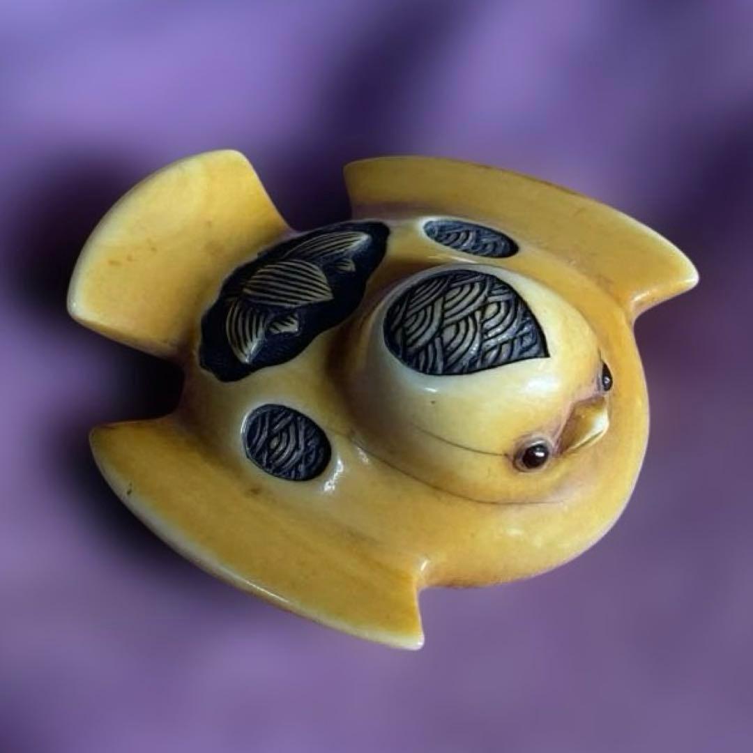 鳥型根付　　時代　　彫刻　骨董　古道具　　緒締　約4✖️4センチ