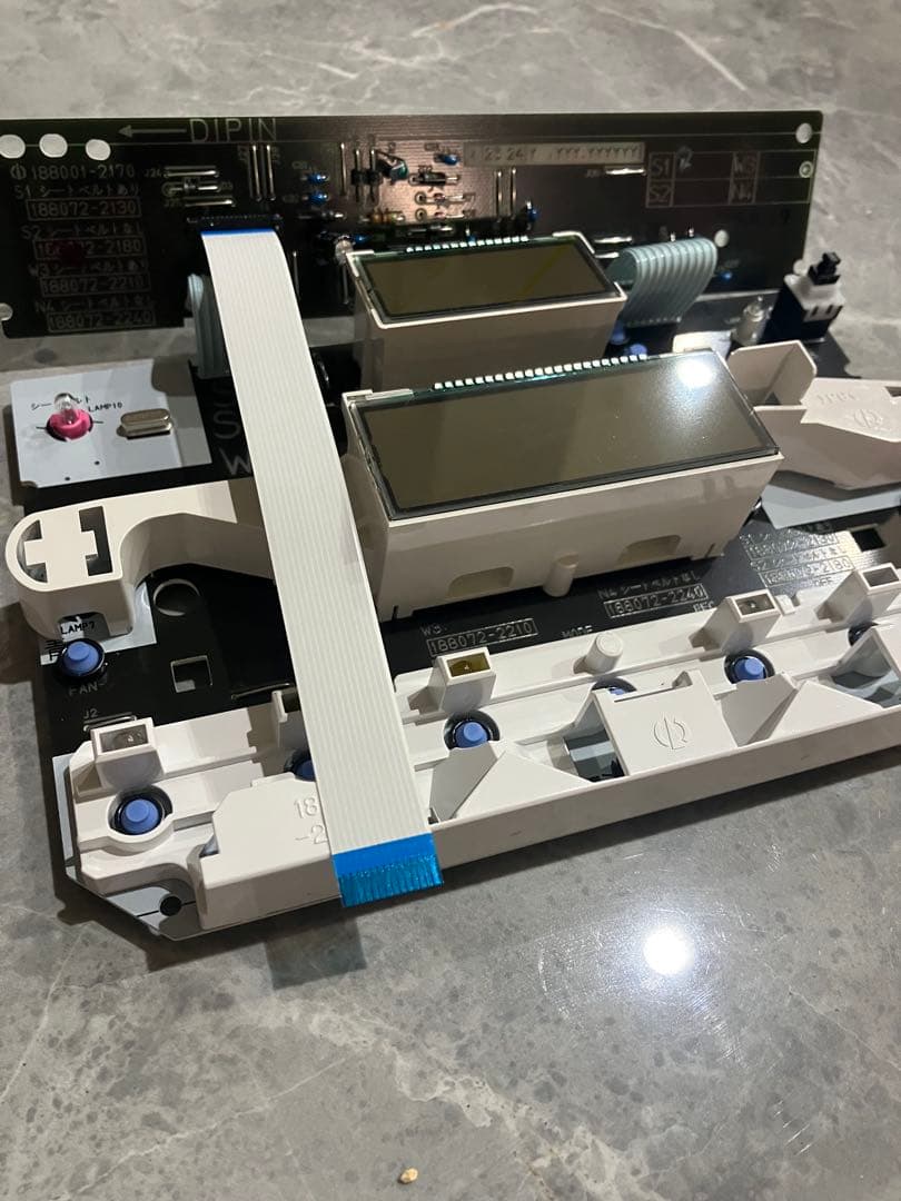 NZE121 センタークラスターモジュール カーエアコンパーツ 新品