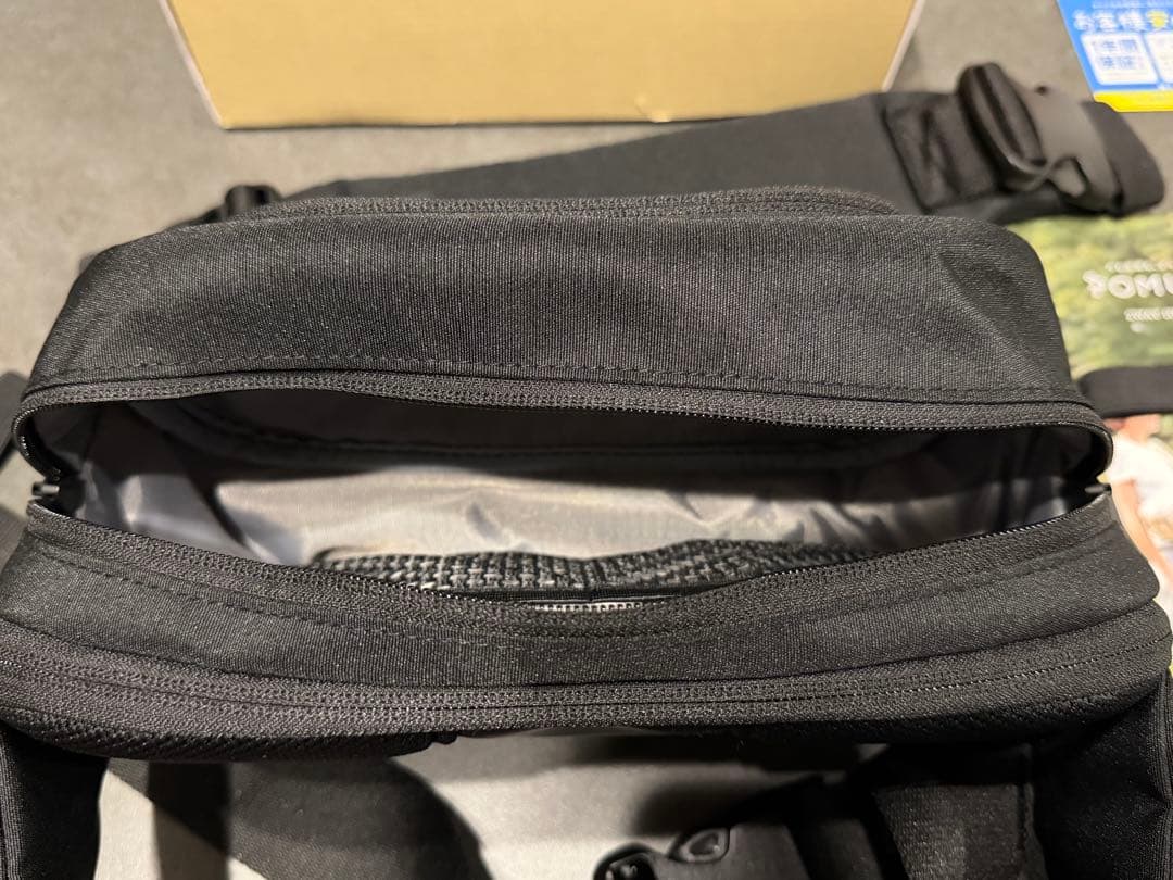 POMULU ヒップシート ブラック