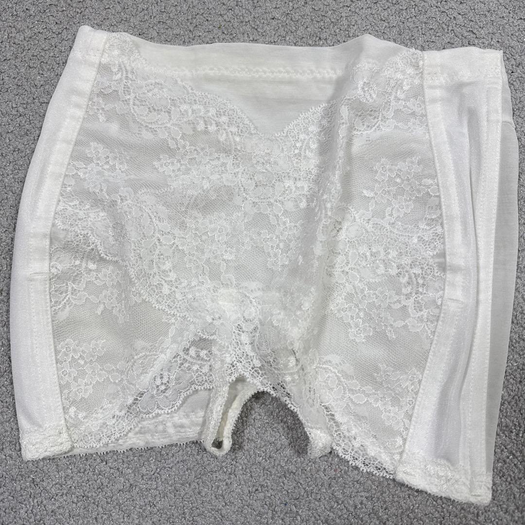 ホワイト コルセットブラジャー ショーツセット