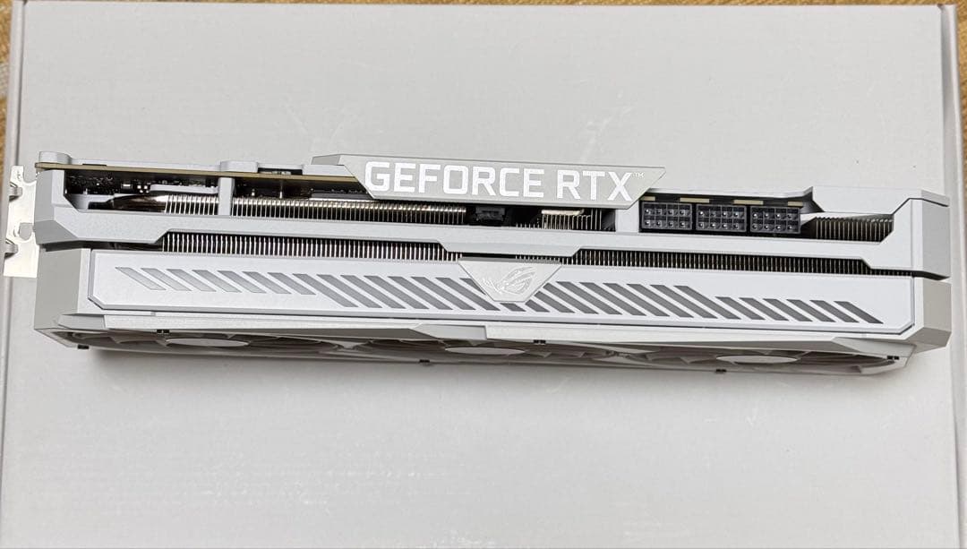 ASUS ROG STRIX RTX 3080 OC ホワイトエディション