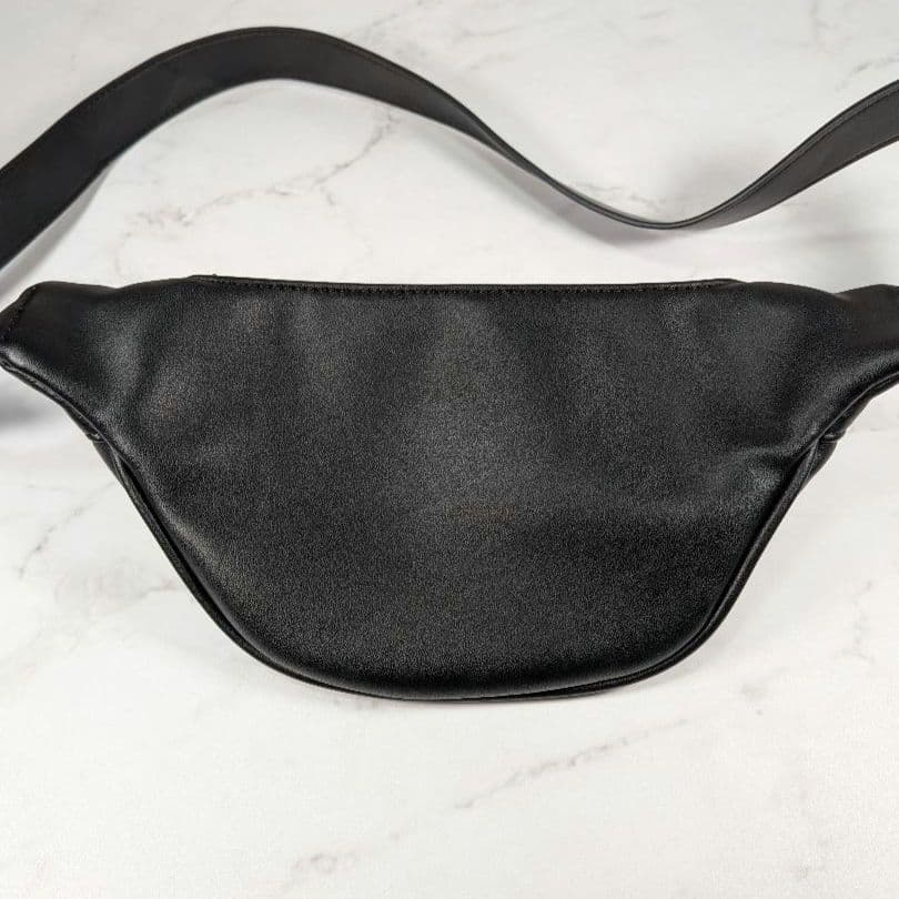 DIESEL ディーゼル エンボスDロゴ ウエストバッグ ボディバッグ 黒