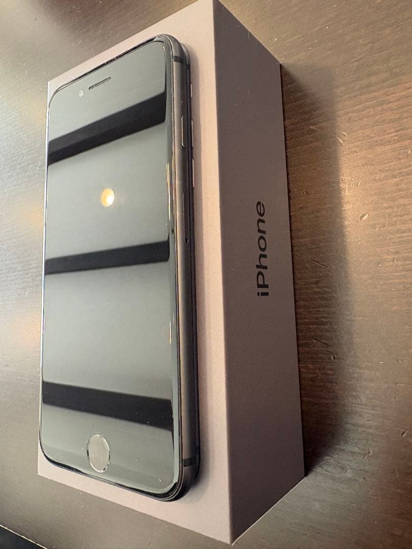 【モモ】iPhone8 64GB ブラック