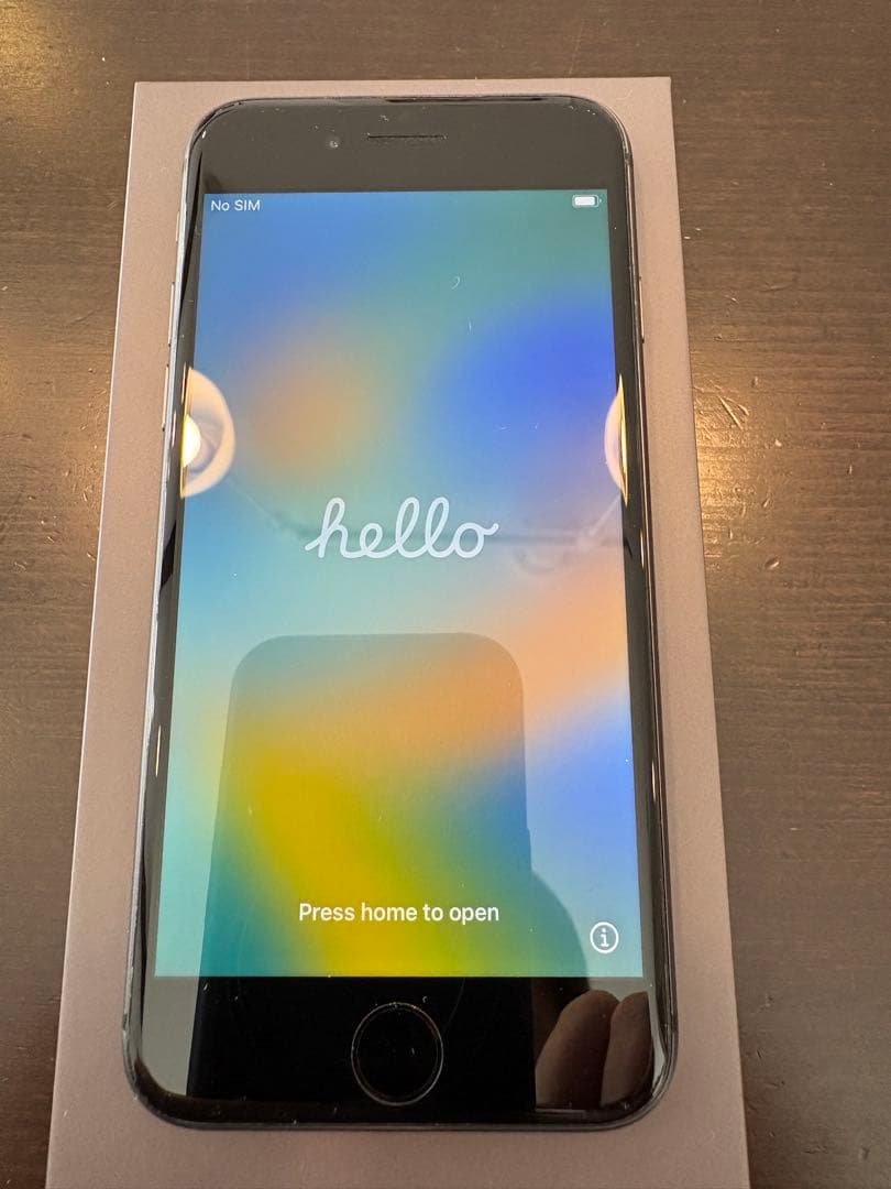 【モモ】iPhone8 64GB ブラック