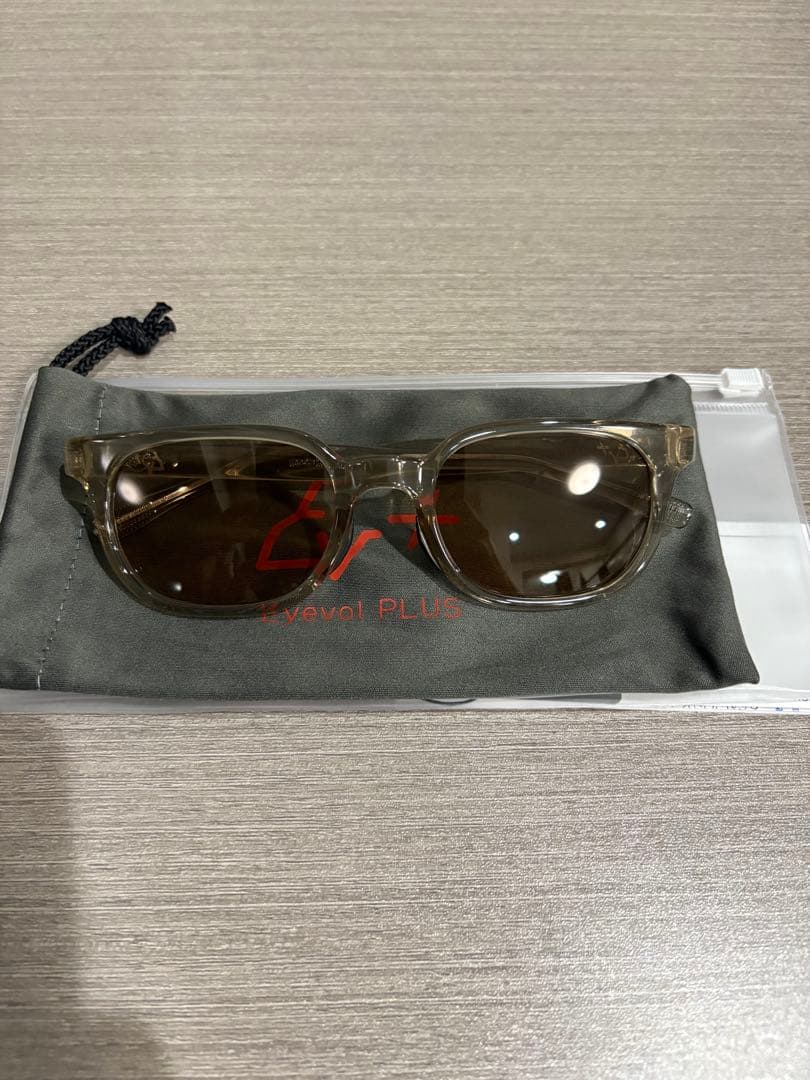 eyevol PLUS サングラス　LEV