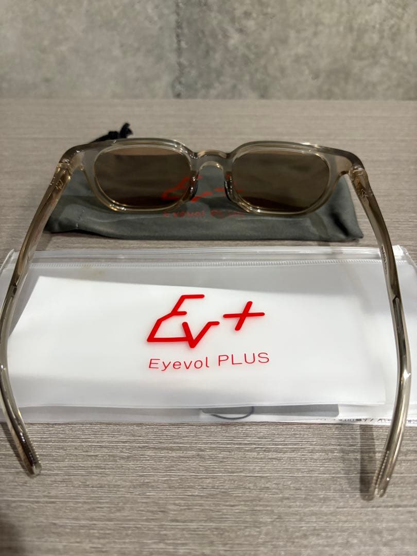 eyevol PLUS サングラス　LEV