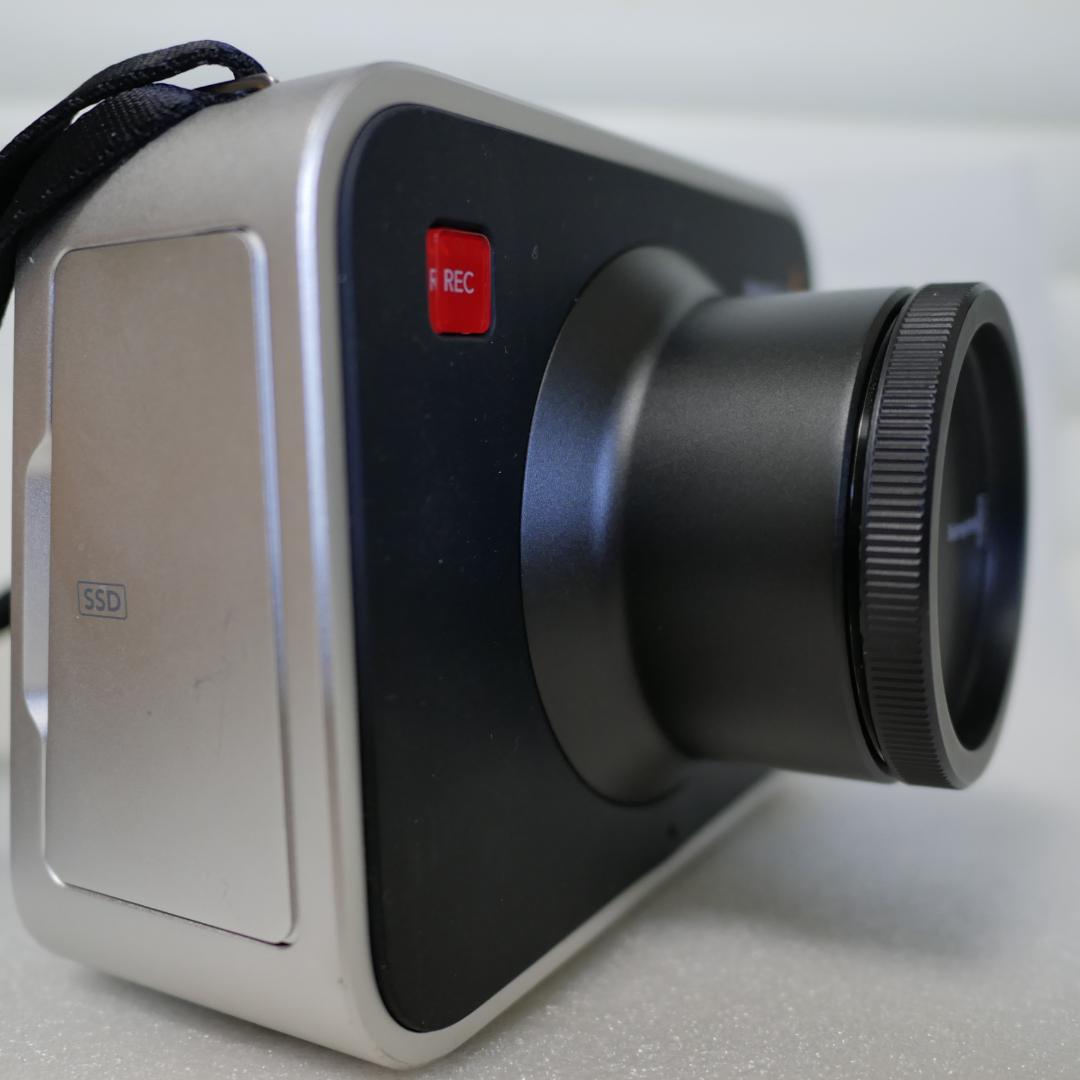 ビデオカメラ BMPC4K and GeniusRigCameraRig