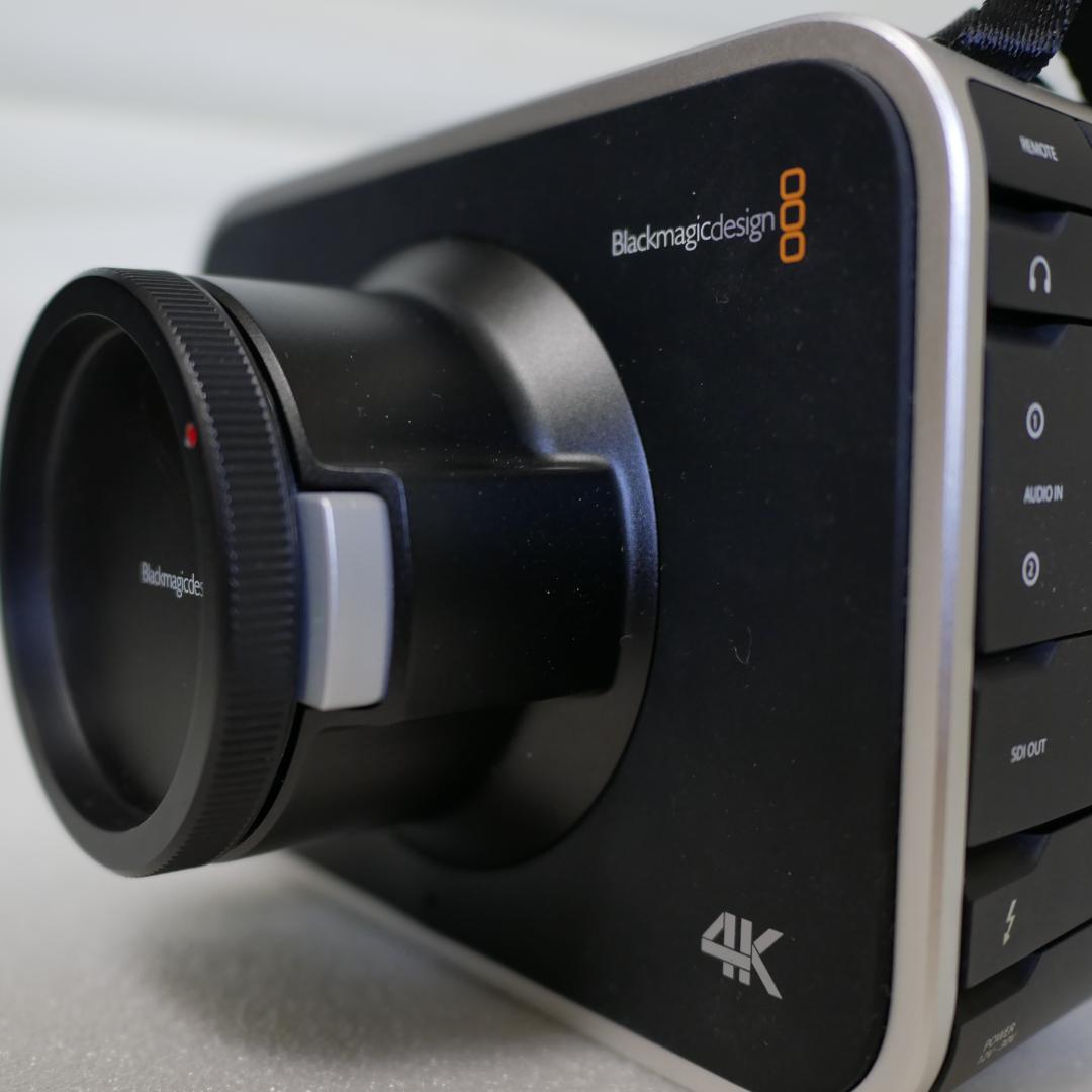 ビデオカメラ BMPC4K and GeniusRigCameraRig