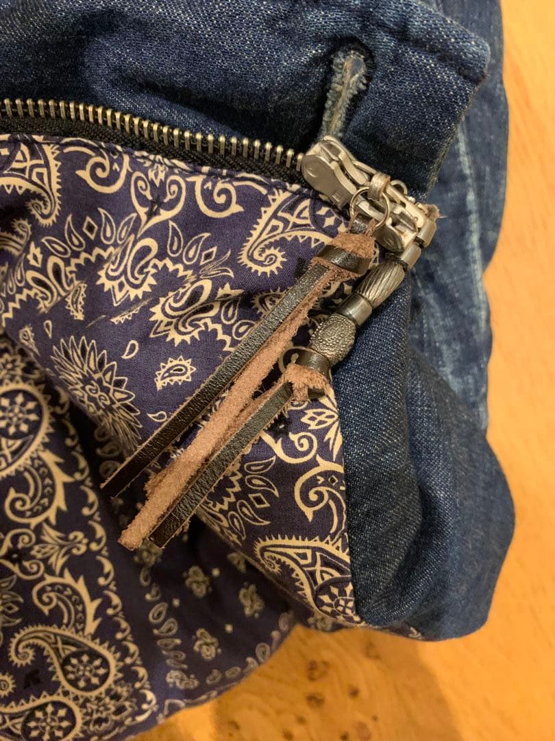 【美品】レミレリーフ　デニムダウンベスト　サイズL　ペイズリー