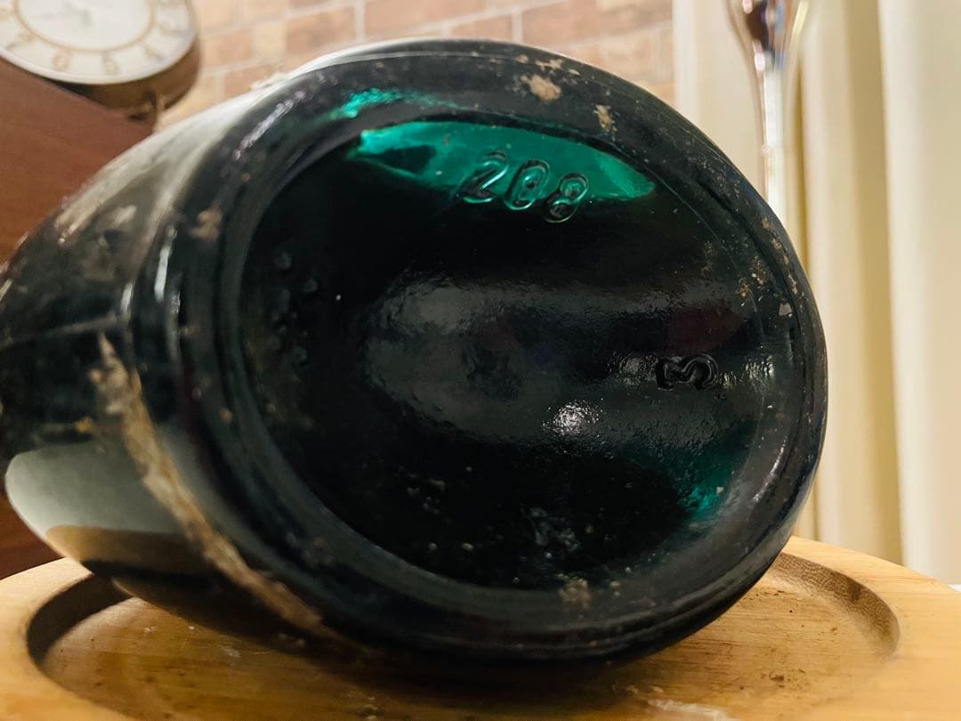 約32年前に沈没船から引き上げられた、幻のポートワイン