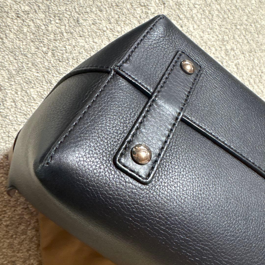 Burberry ブラック バッグ