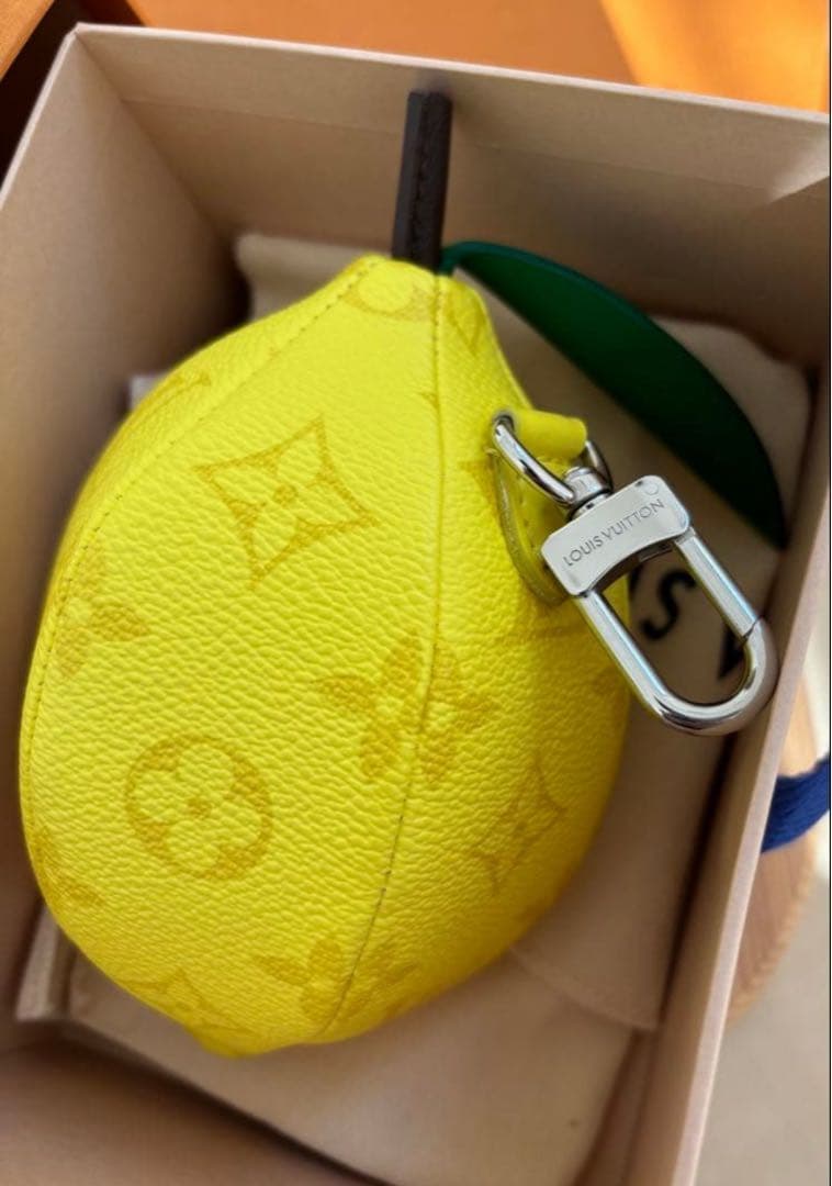 ルイ・ヴィトン レモン型ケース