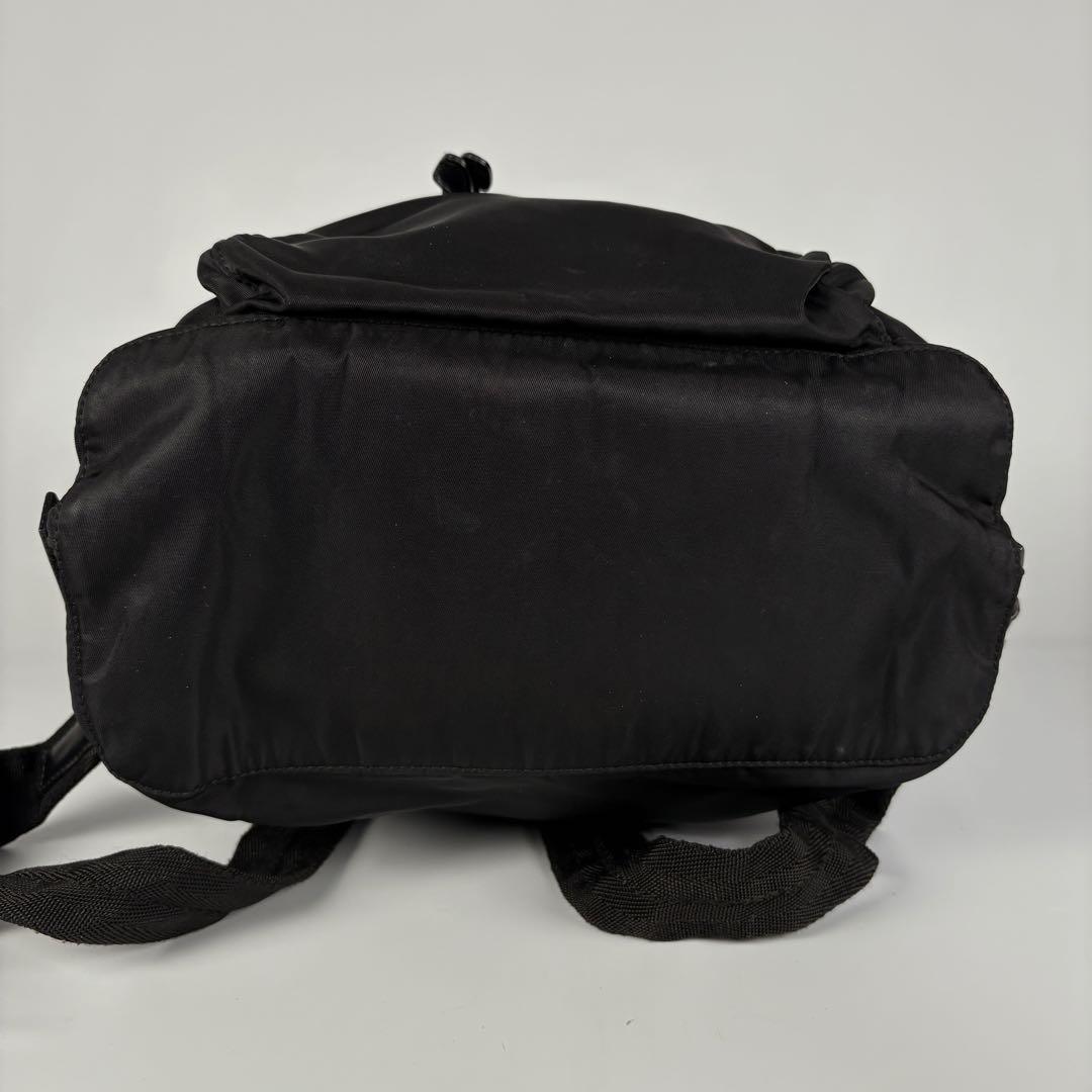 プラダ　テスート　リュック　バックパック　黒　三角ロゴ　ナイロン　レザー