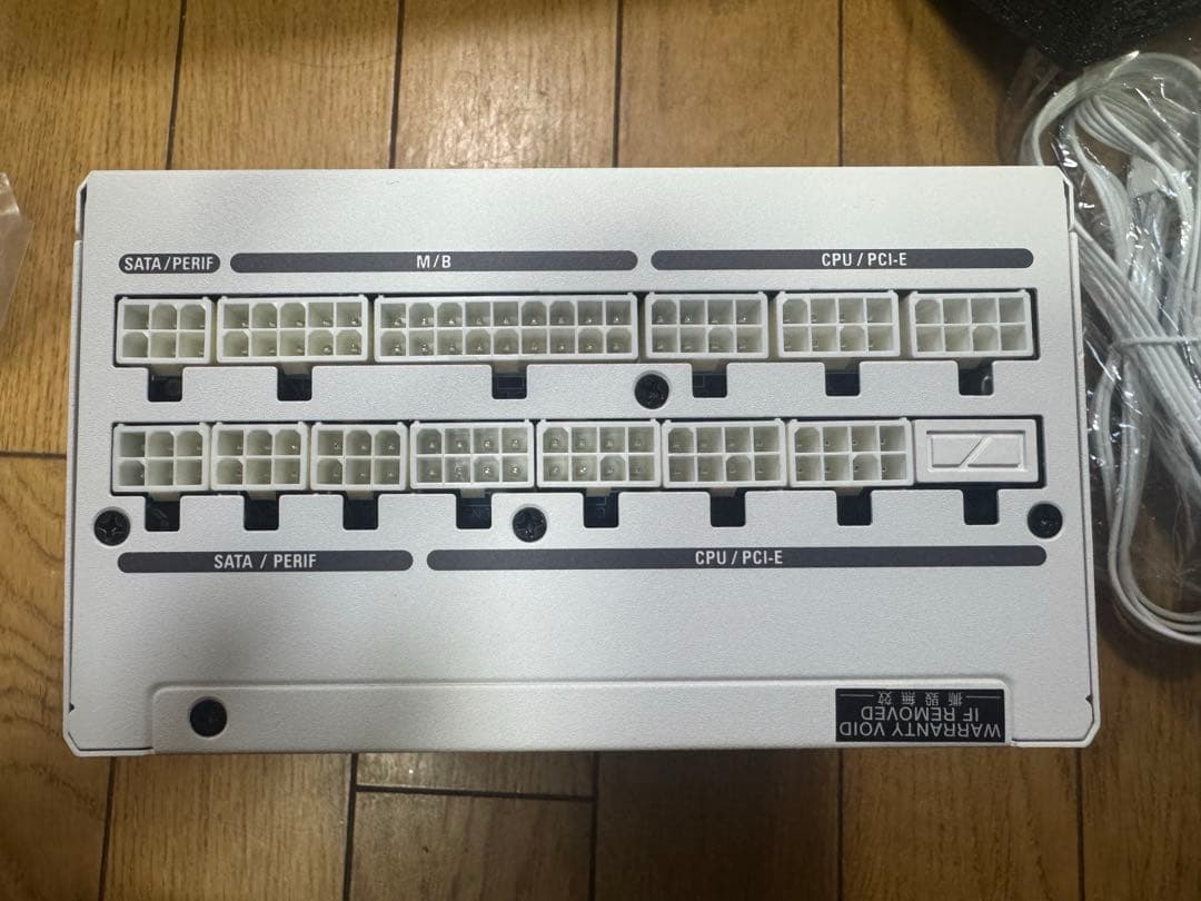 SUPER FLOWER LEADEX VII GOLD 850W ホワイト