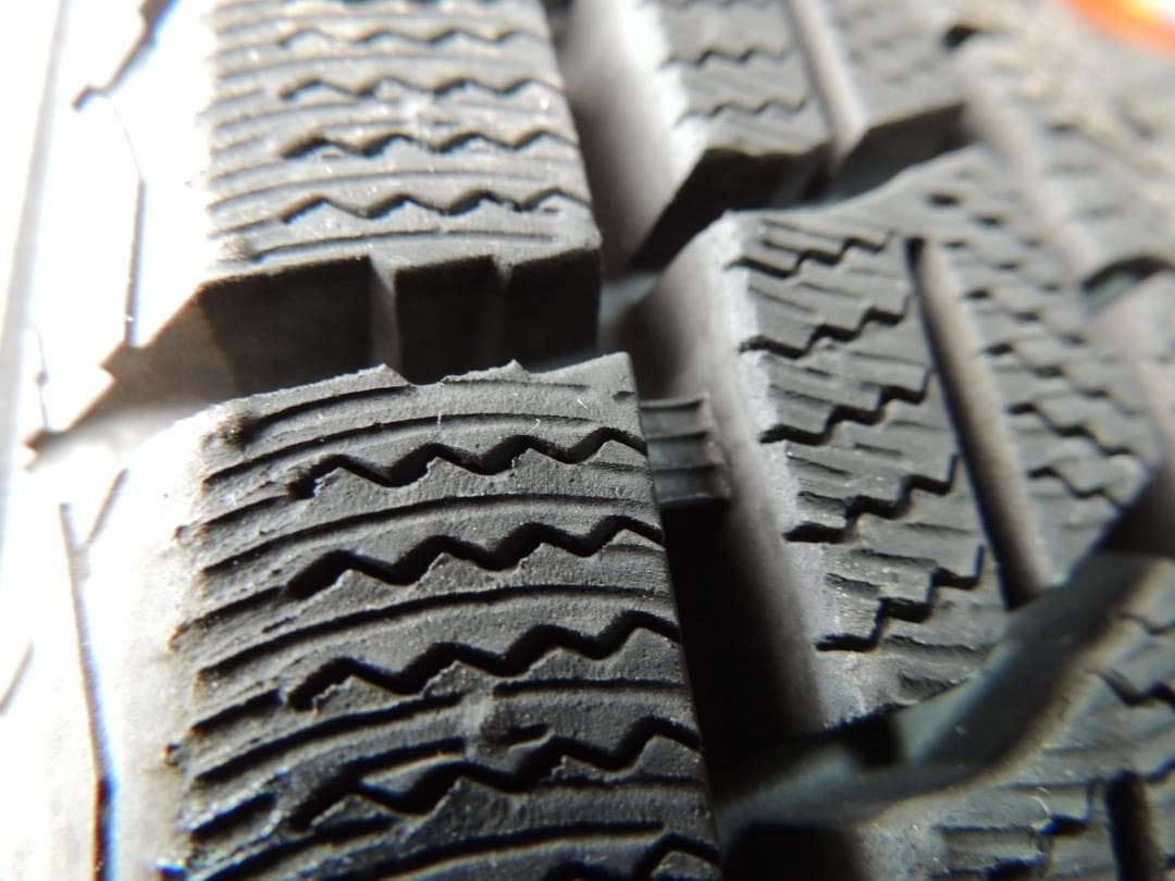 A30　175/80R16　ダンロップ　スタッドレス4本　バリ溝　ジムニー　サビ