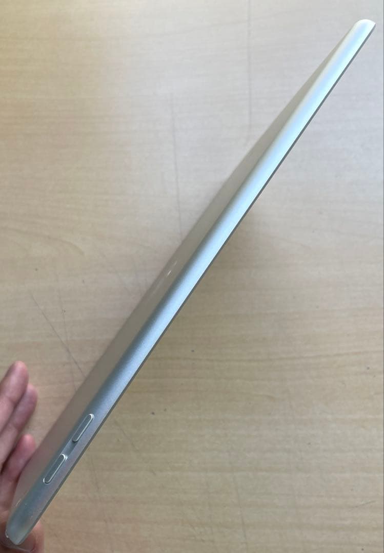 iPad 第5世代　A1822　Wi-Fiモデル　シルバー　32GB 超美品#3