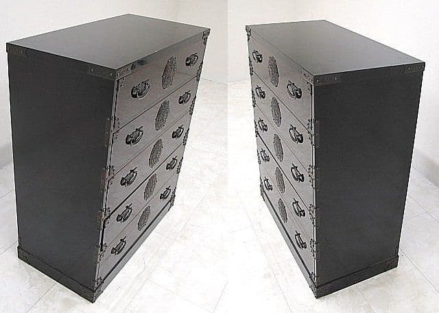 仙台箪笥 漆鏡面仕上げ 重厚手打ち金具　和家具　整理箪笥　和箪笥　伝統工芸