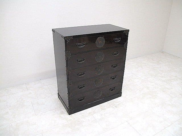 仙台箪笥 漆鏡面仕上げ 重厚手打ち金具　和家具　整理箪笥　和箪笥　伝統工芸