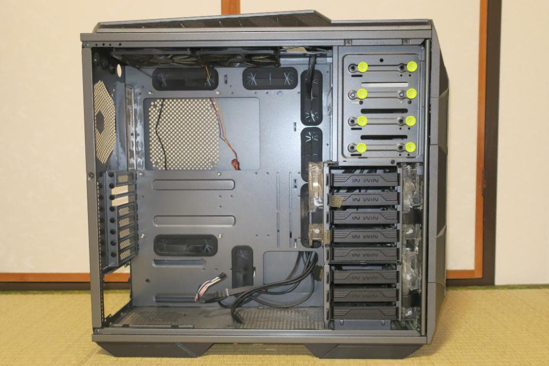 フルタワーPCケース　Diginos GRone ブルーレイドライブ付き