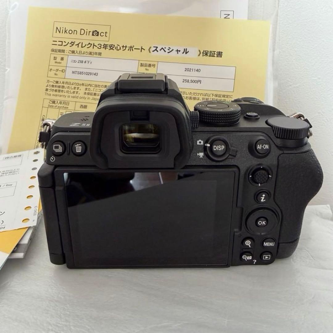 Nikon Z5ⅱ 本体のみ　おまけレンズ