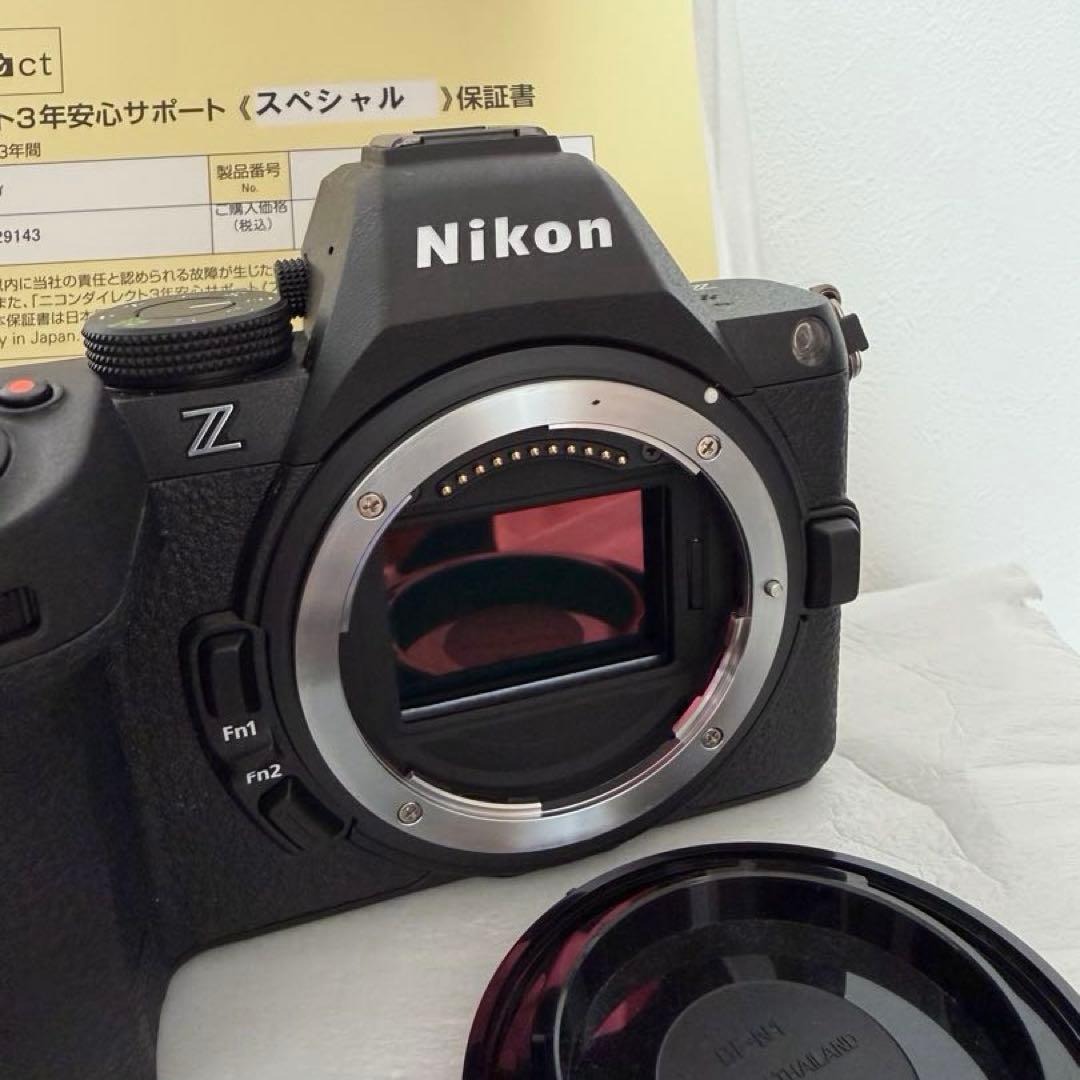 Nikon Z5ⅱ 本体のみ　おまけレンズ
