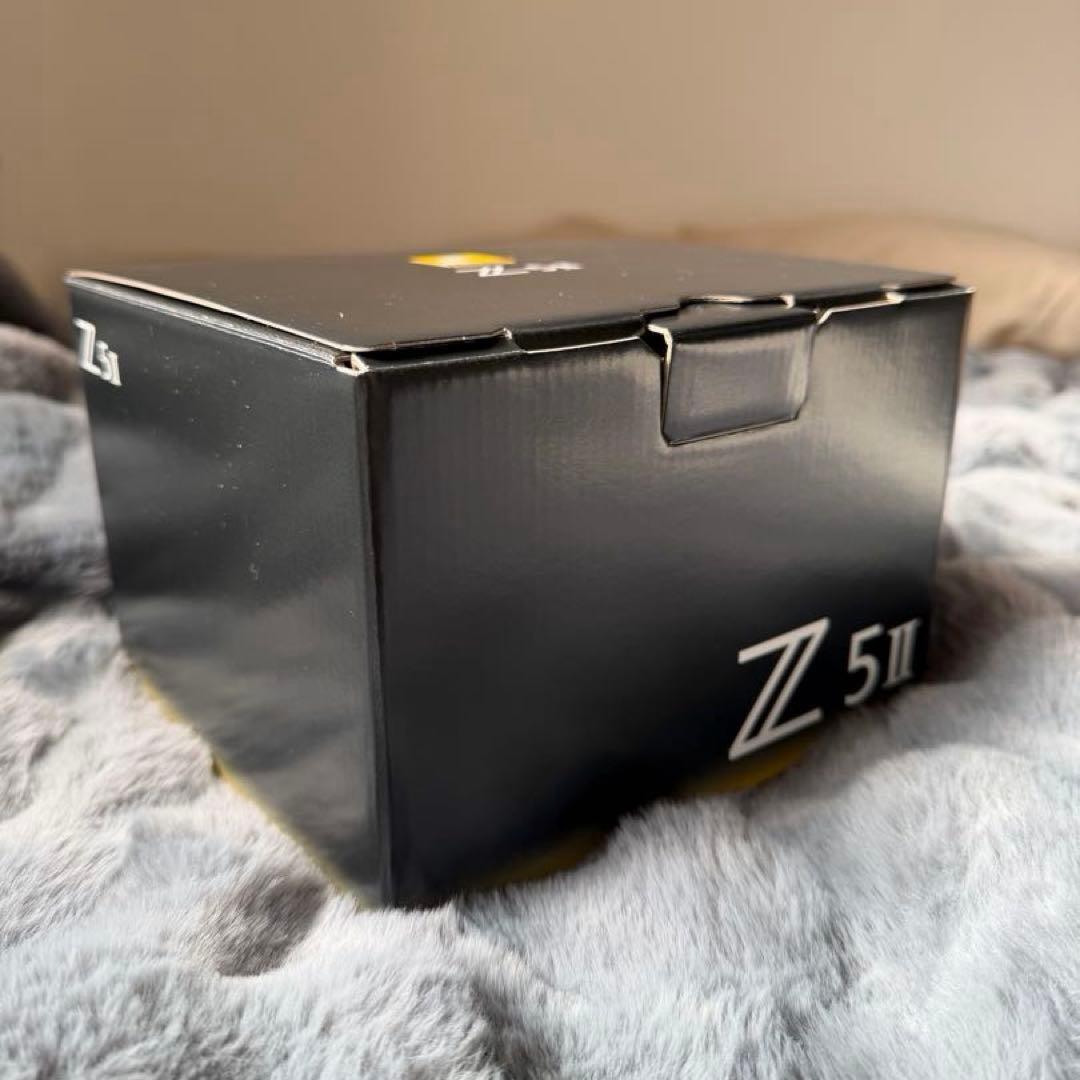 Nikon Z5ⅱ 本体のみ　おまけレンズ