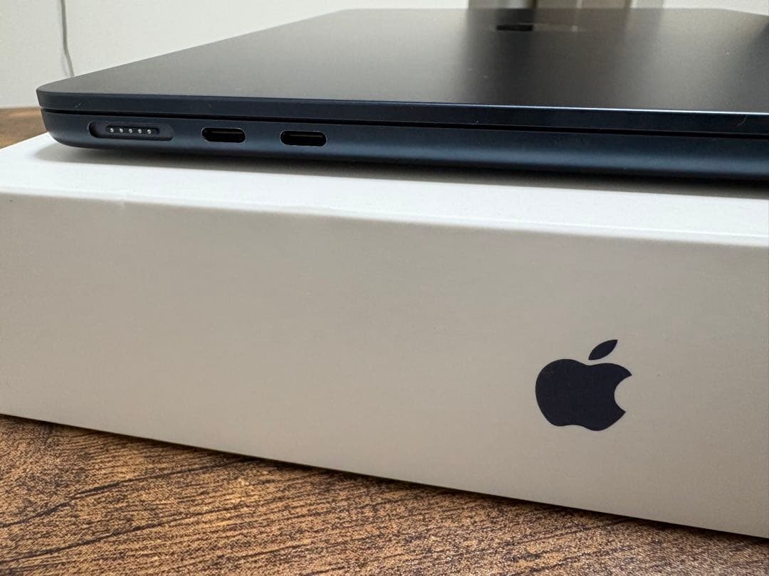 【バッテリー97%】MacBookAir M2 8GB 256GB 2022