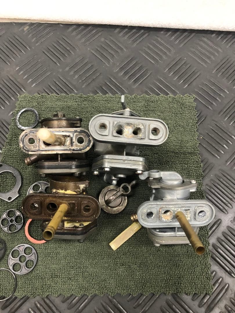 黄*し様 gt380 ガソリンコック