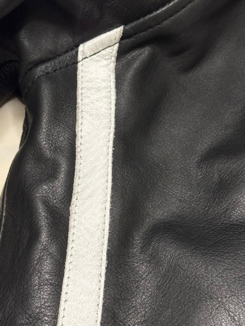 レザー バイカー用ジャケット パッチ付き