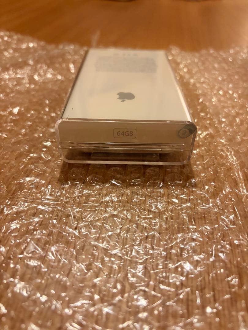 新品未開封 iPod touch MC011J/A (64GB) 第3世代