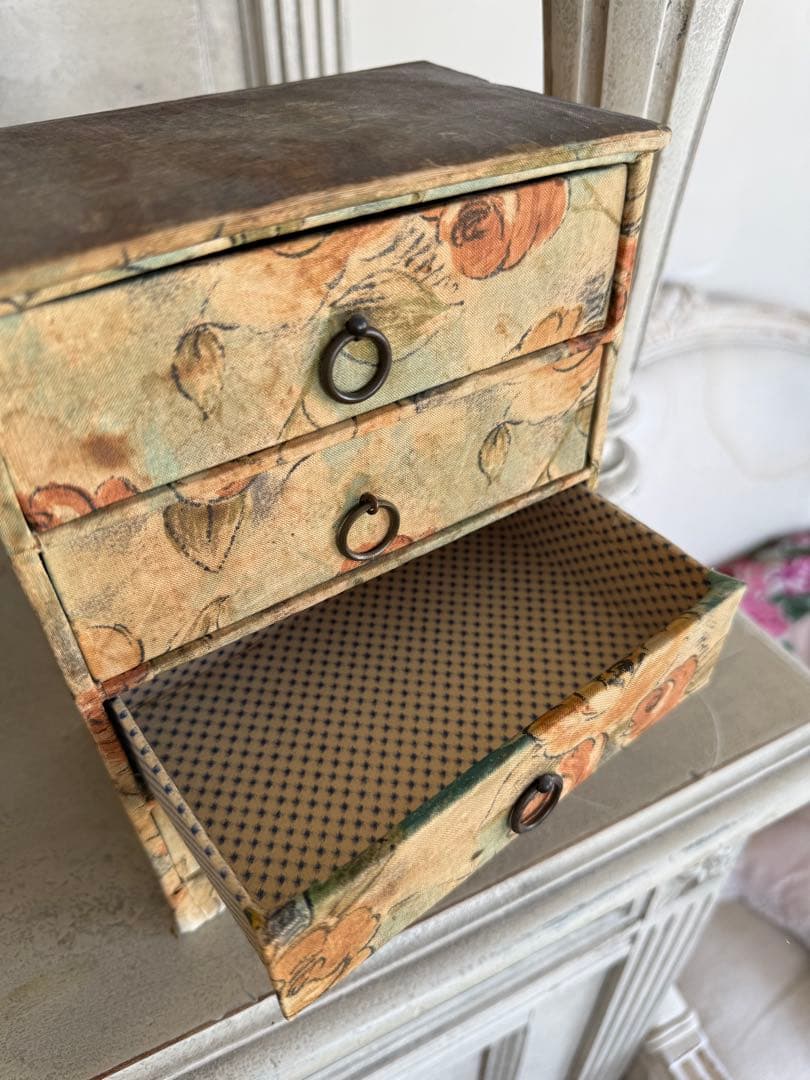 フランスアンティークカルトナージュドゥロワー抽斗引き出し薔薇柄シャビー