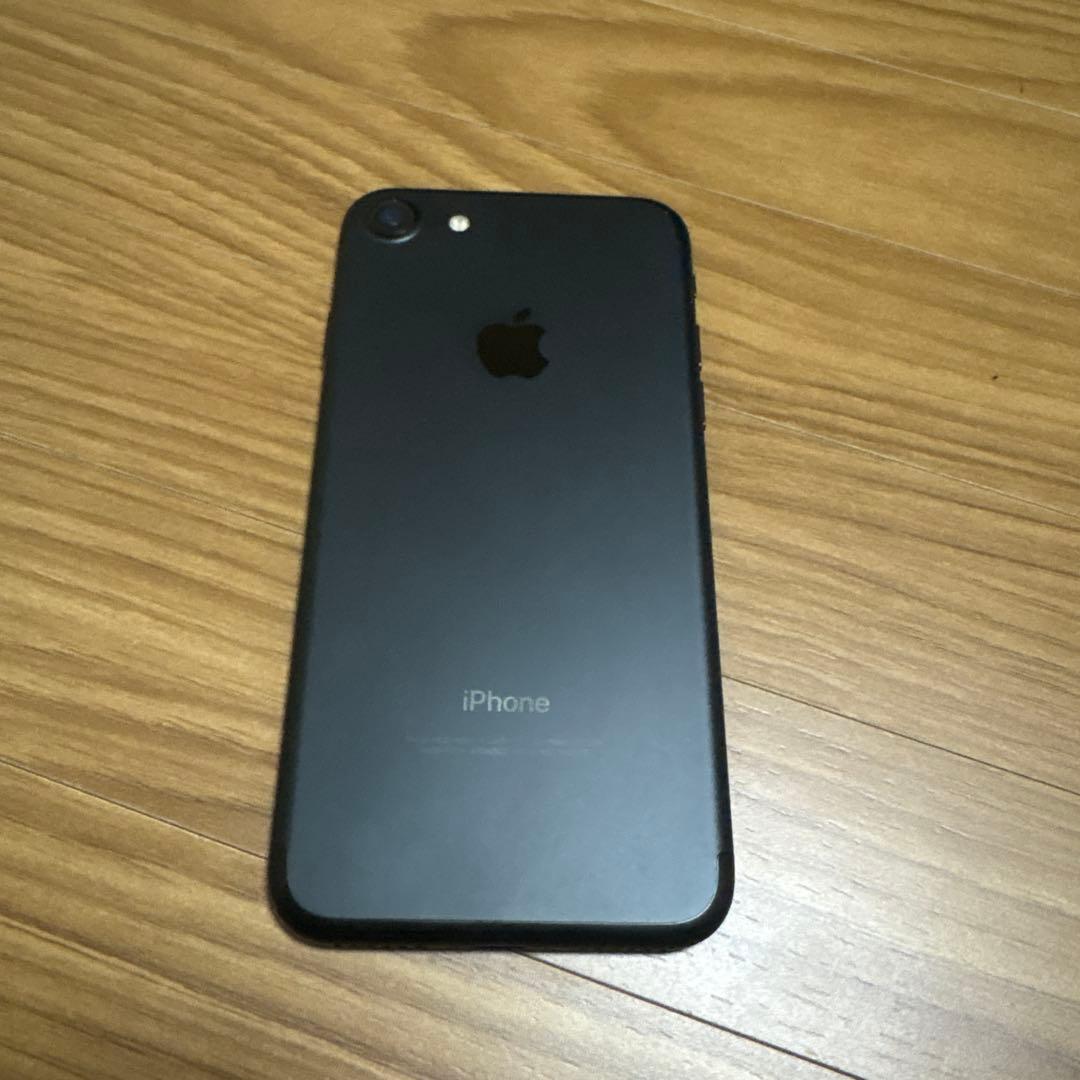 Apple iPhone 7 ブラック ケース付き