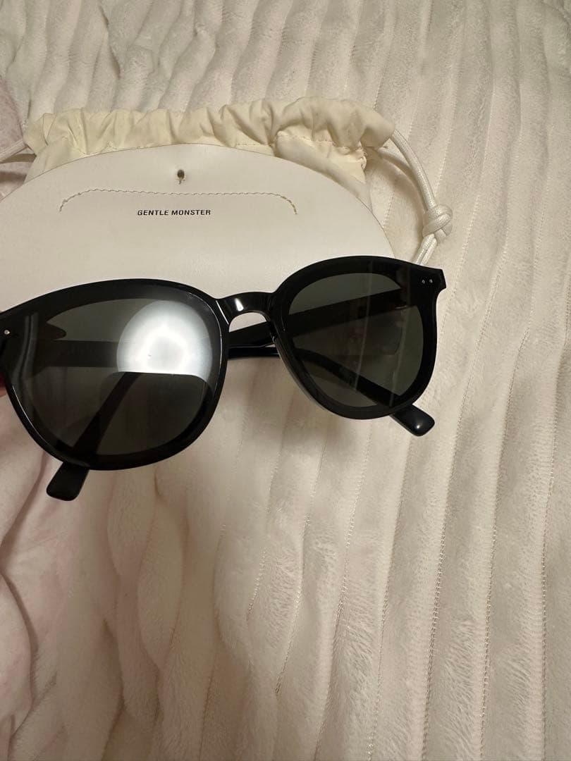 GENTLE MONSTER ブラックサングラス ケース付き