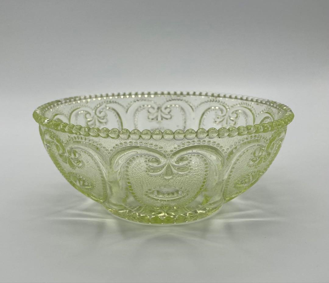 ウランガラス　鉢