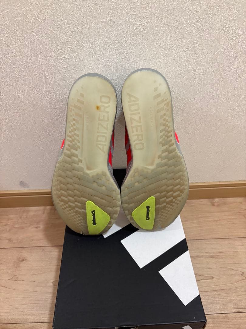 adidas アディダス　アディゼロジャパン9 26.0センチ　値下げ考えます。
