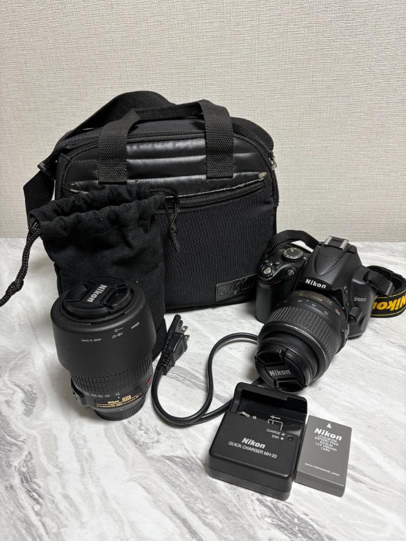 Nikon D5000 ダブルズームキット 18-55 VR 55-200 ED