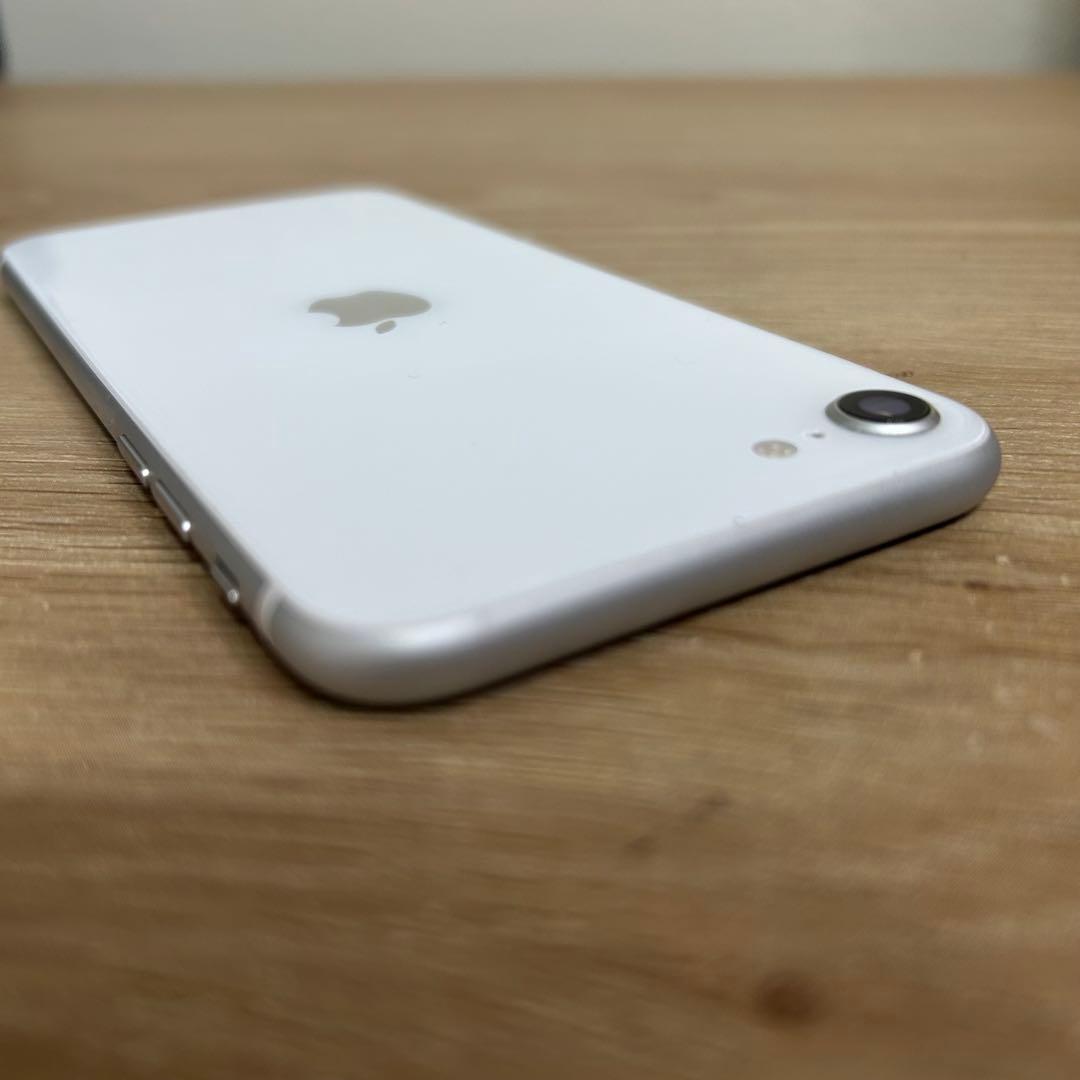 Apple iPhone SE第二世代64GB 本体　ホワイト　White
