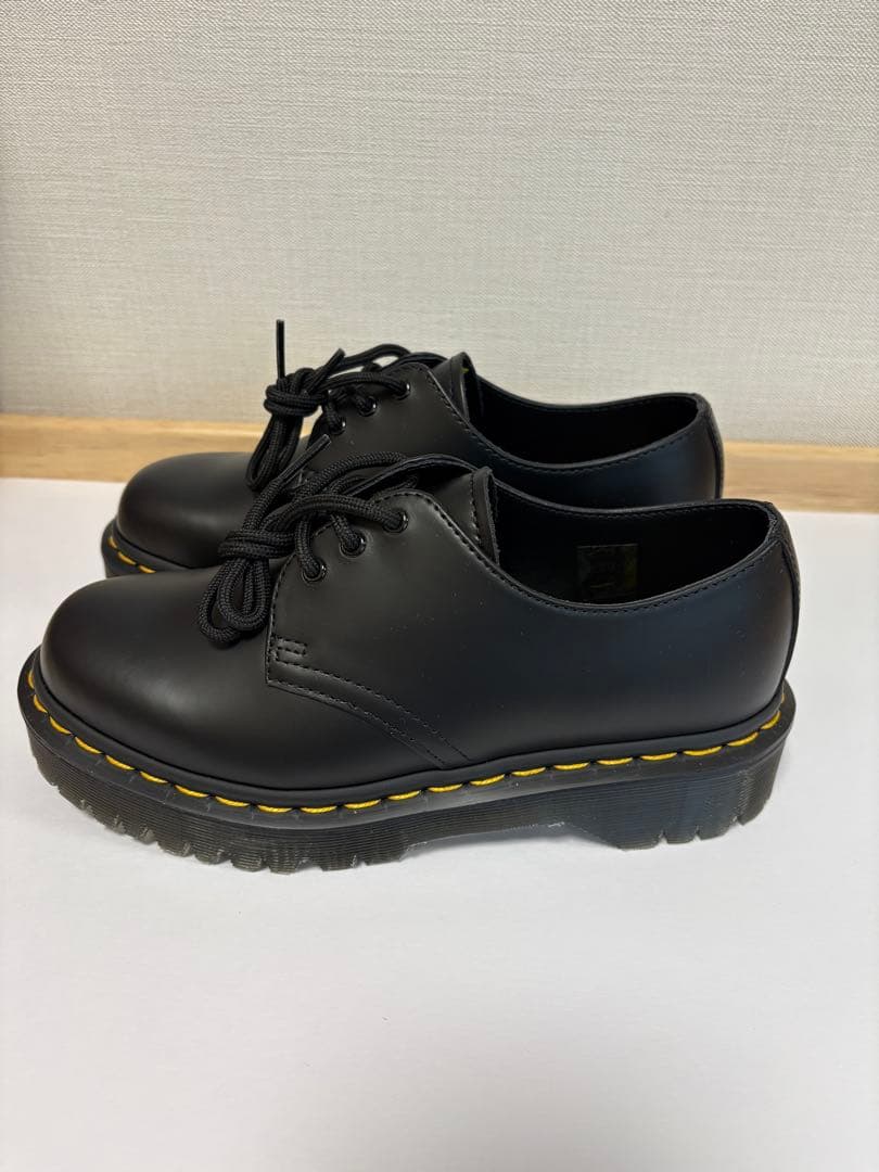 【未使用美品】ドクターマーチン ショートブーツ 厚底 3ホールレディース