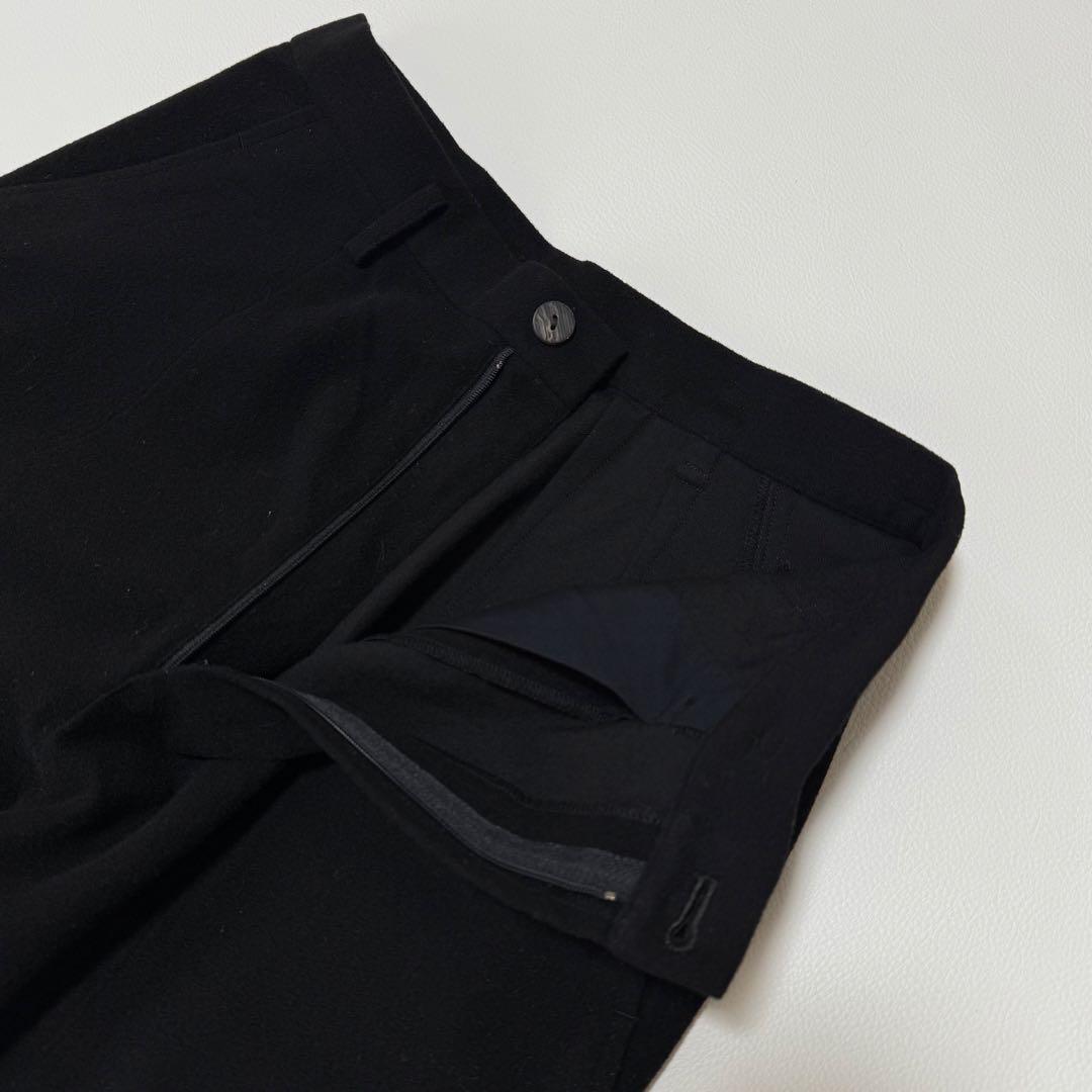 美品✨ヨーガンレール テーパードパンツ 日本製 上質素材　ウール100 滑らか