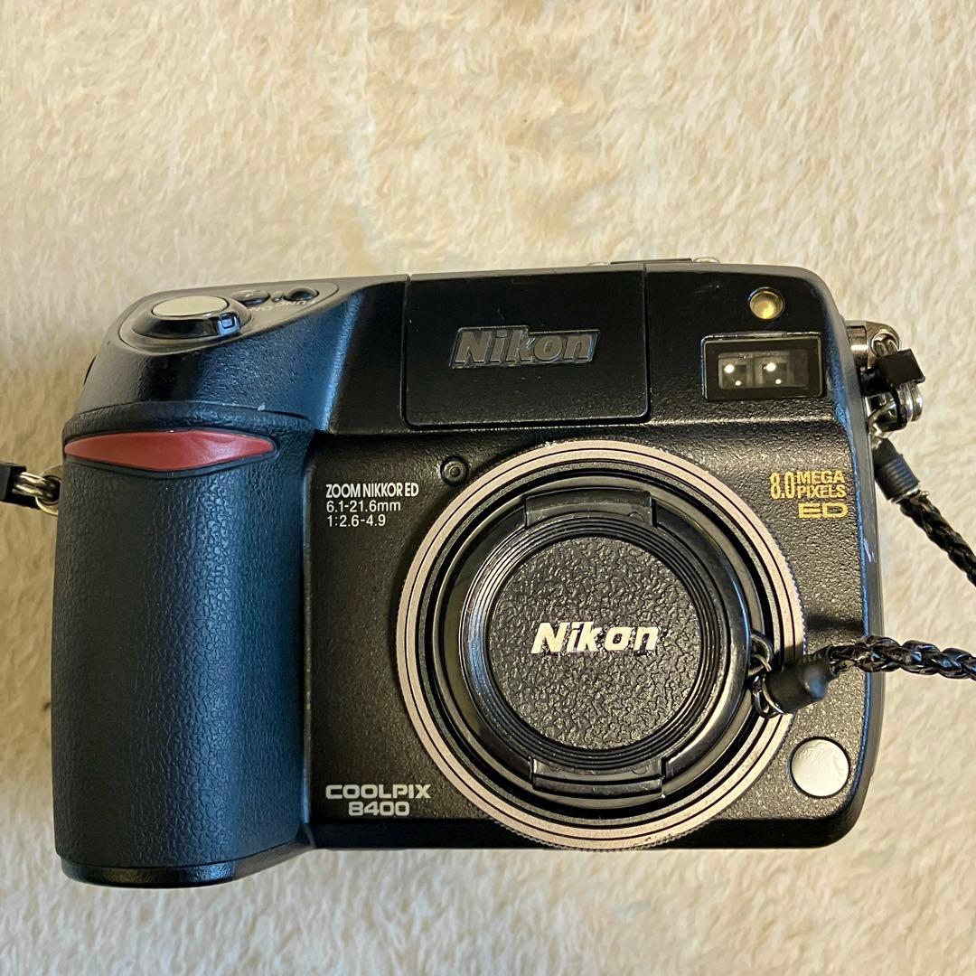 ① ニコン　COOLPIX 8400 動作品　純正バッテリー充電器付き