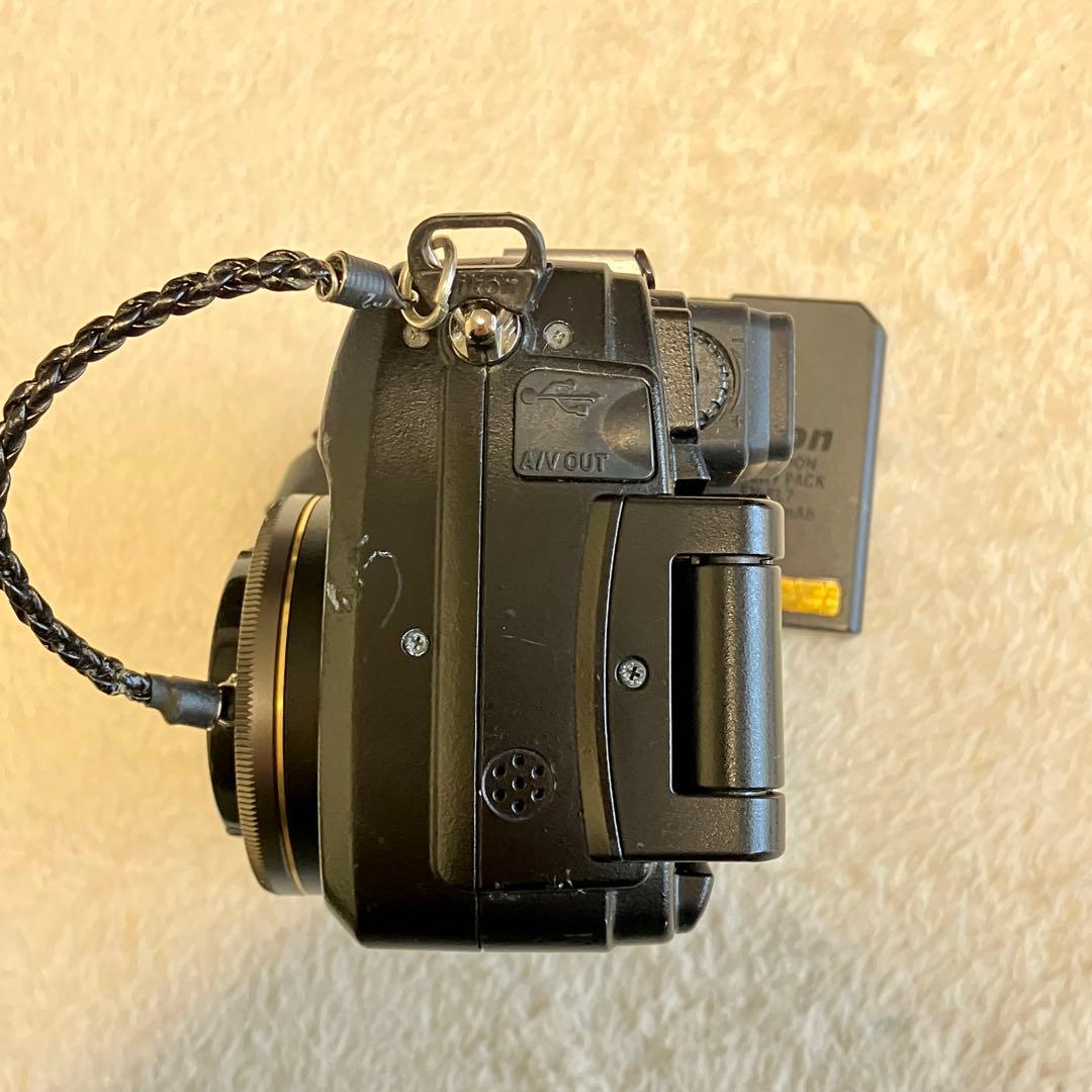 ① ニコン　COOLPIX 8400 動作品　純正バッテリー充電器付き