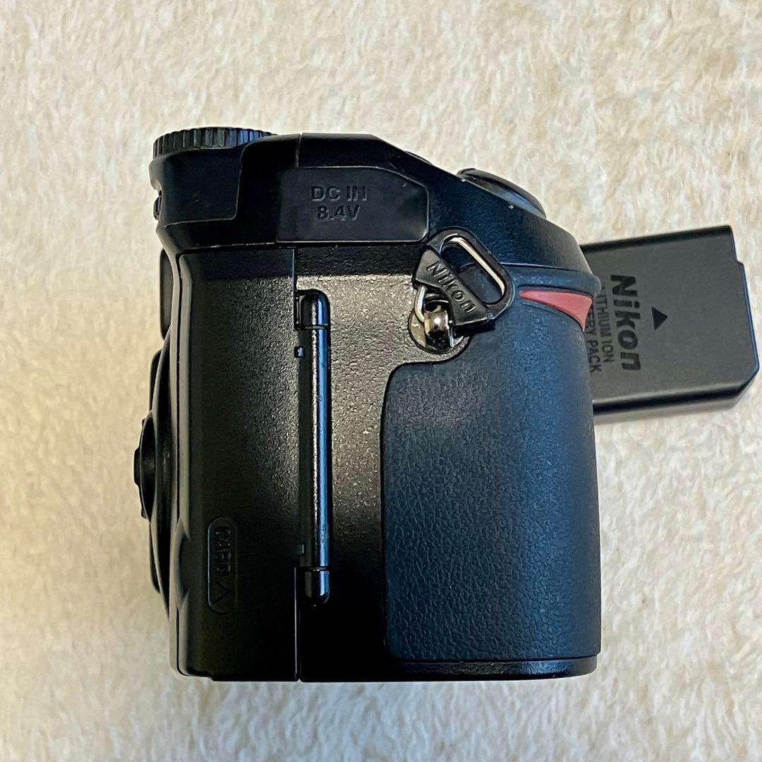 ① ニコン　COOLPIX 8400 動作品　純正バッテリー充電器付き