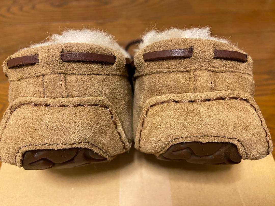 【未使用品】アグー UGGモカシン ムートン シープスキン 純粋羊ファー ダコダ