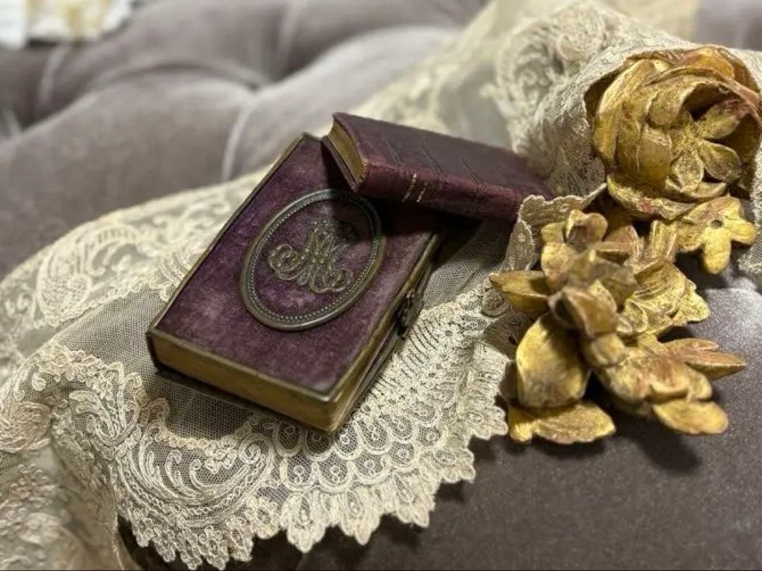 紫モノグラム2冊セットフランスアンティーク◇聖書◇祈祷書◇ミセル◇金彩パープル