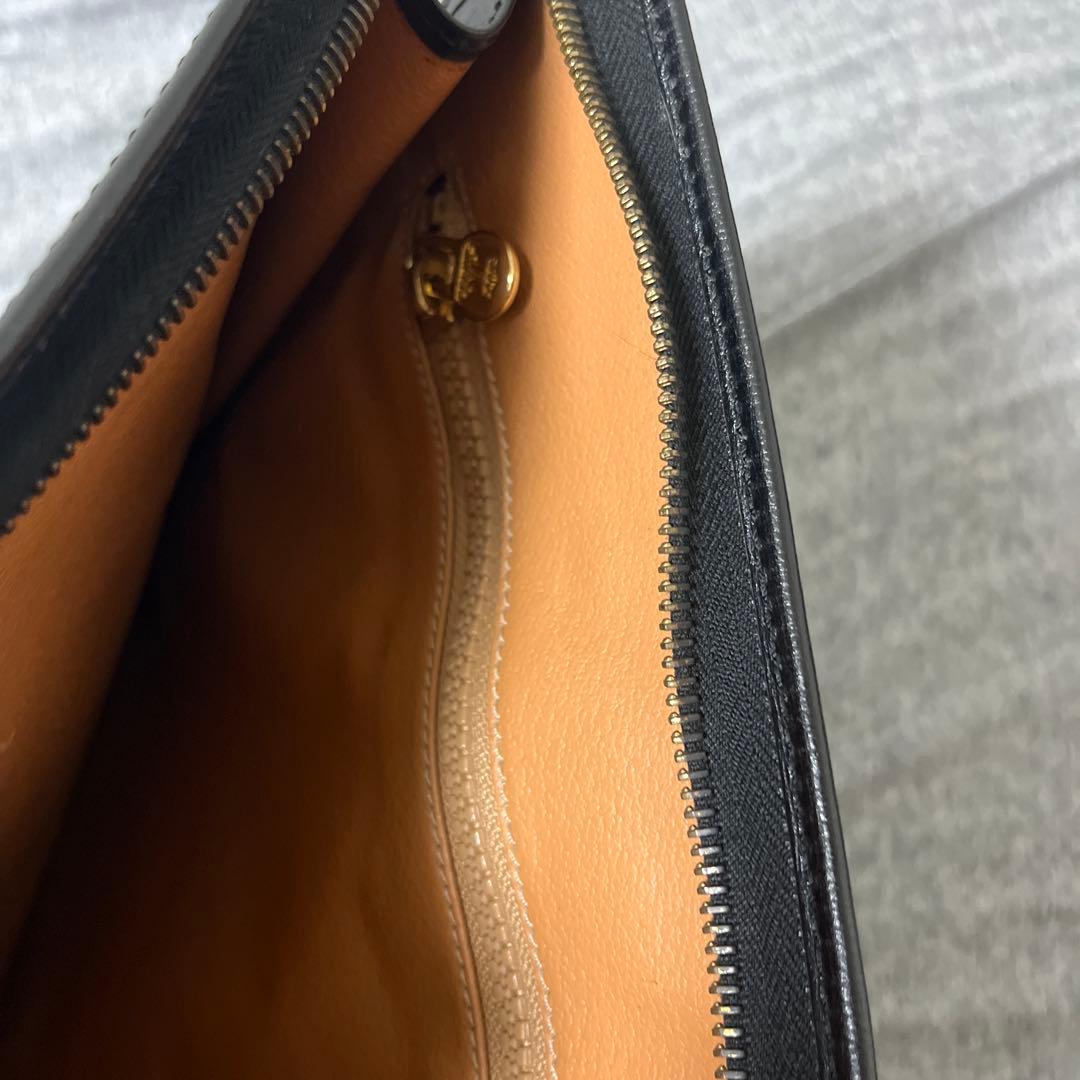 【希少】CELINE　 クラッチバッグ　トリオンフ　ブラック　革　ゴールド金具