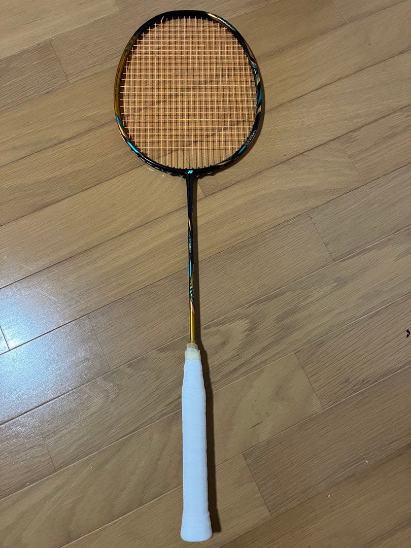YONEX アストロクス88D PRO 4UG5 バドミントンラケット25lbs